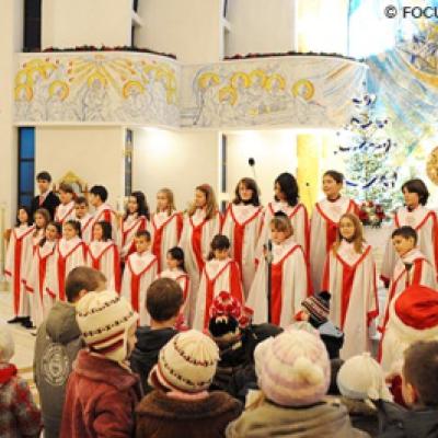 25 decembrie 2009: Iaşi: Concertul Corului "Îngeraşii" (FOCUS)