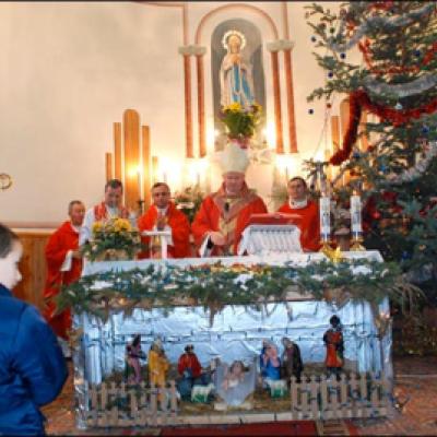 26 decembrie 2009: Iugani: Vizita episcopului Aurel Percă