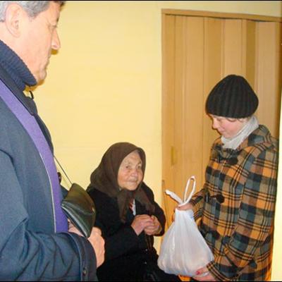 7 martie 2010: Cleja "Sf. Francisc de Asissi" - Un zâmbet pentru mama!