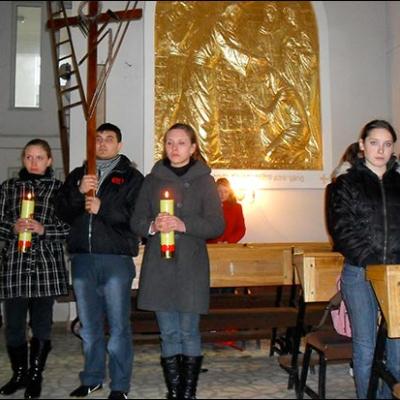11 martie 2010: Bacău: Liceenii împreună la Calea sfintei cruci