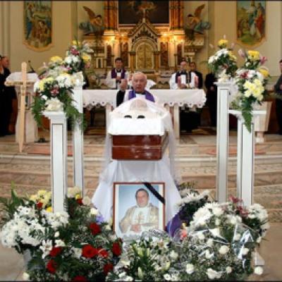 23 martie 2010: Siret: Liturghie pentru pr. Ştefan Babiaş