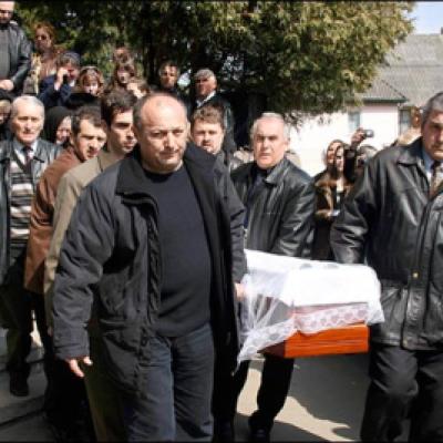 24 martie 2010: Siret: Funeraliile pr. Ştefan Babiaş (foto: Eduard Lucaci)