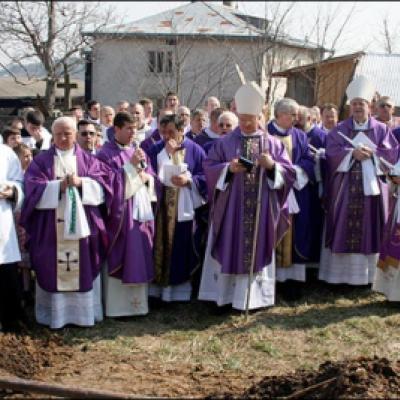 24 martie 2010: Siret: Funeraliile pr. Ştefan Babiaş (foto: Eduard Lucaci)