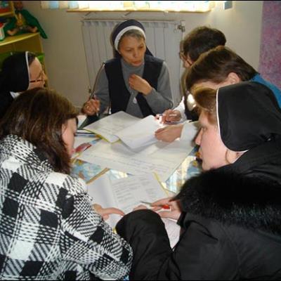 27 martie 2010: Piatra Neamţ: Managementul operaţional al grădiniţelor între teorie şi aplicaţie practică