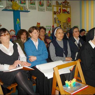 27 martie 2010: Piatra Neamţ: Managementul operaţional al grădiniţelor între teorie şi aplicaţie practică
