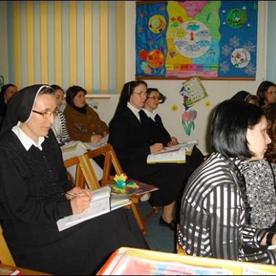27 martie 2010: Piatra Neamţ: Managementul operaţional al grădiniţelor între teorie şi aplicaţie practică