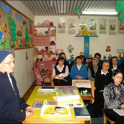 27 martie 2010: Piatra Neamţ: Managementul operaţional al grădiniţelor între teorie şi aplicaţie practică