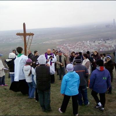 31 martie 2010: Tomeşti: Calea Crucii pe Dealul Ceriului
