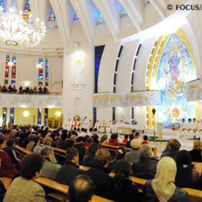 1 aprilie 2010: Iaşi: Liturghia de seară din Joia Mare, cu ritul spălării picioarelor (Foto: FOCUS)
