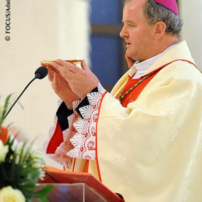 1 aprilie 2010: Iaşi: Liturghia de seară din Joia Mare, cu ritul spălării picioarelor (Foto: FOCUS)