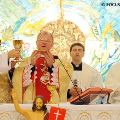 3 aprilie 2010: Iaşi: Liturghia de Înviere (Foto: FOCUS)