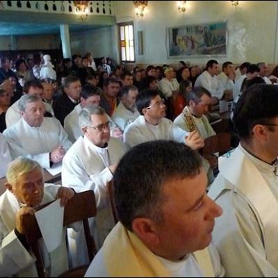 17 aprilie 2010: Stufu: Sfinţirea pietrei de temelie
