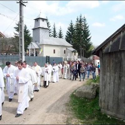 17 aprilie 2010: Stufu: Sfinţirea pietrei de temelie
