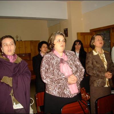 24 aprilie 2010: Oneşti: Simpozionul naţional "Profesorul de religie şi rolul său formativ în lumina preoţiei comune"