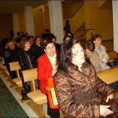 24 aprilie 2010: Oneşti: Simpozionul naţional "Profesorul de religie şi rolul său formativ în lumina preoţiei comune"