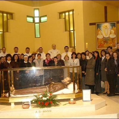 24 aprilie 2010: Oneşti: Simpozionul naţional "Profesorul de religie şi rolul său formativ în lumina preoţiei comune"