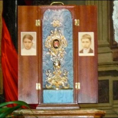 24 aprilie 2010: Roma: Statuia Sfintei Fecioare Maria de la Fatima şi la români