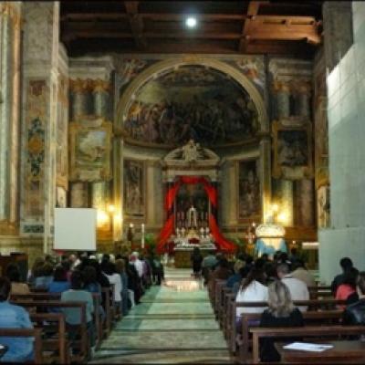 24 aprilie 2010: Roma: Statuia Sfintei Fecioare Maria de la Fatima şi la români