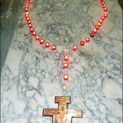 24 aprilie 2010: Roma: Statuia Sfintei Fecioare Maria de la Fatima şi la români