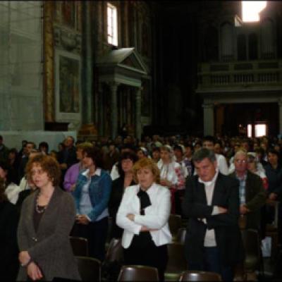 24 aprilie 2010: Roma: Statuia Sfintei Fecioare Maria de la Fatima şi la români