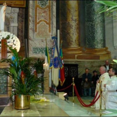 24 aprilie 2010: Roma: Statuia Sfintei Fecioare Maria de la Fatima şi la români