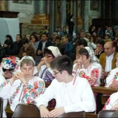 24 aprilie 2010: Roma: Statuia Sfintei Fecioare Maria de la Fatima şi la români