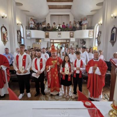 30 august 2026: Bârlad: Celebrarea sacramentului Mirului și binecuvântarea grotei dedicate Sfintei Maria, Regină. Foto: Gabriel Măriuţ / ERCIS FM
