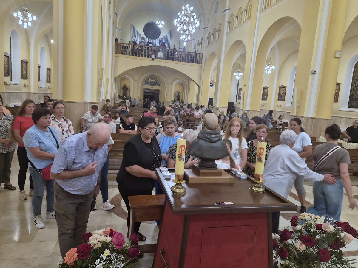 3-4 septembrie 2026: Hălăucești: Relicva Sfântului Francisc din Assisi și hramul comunității
