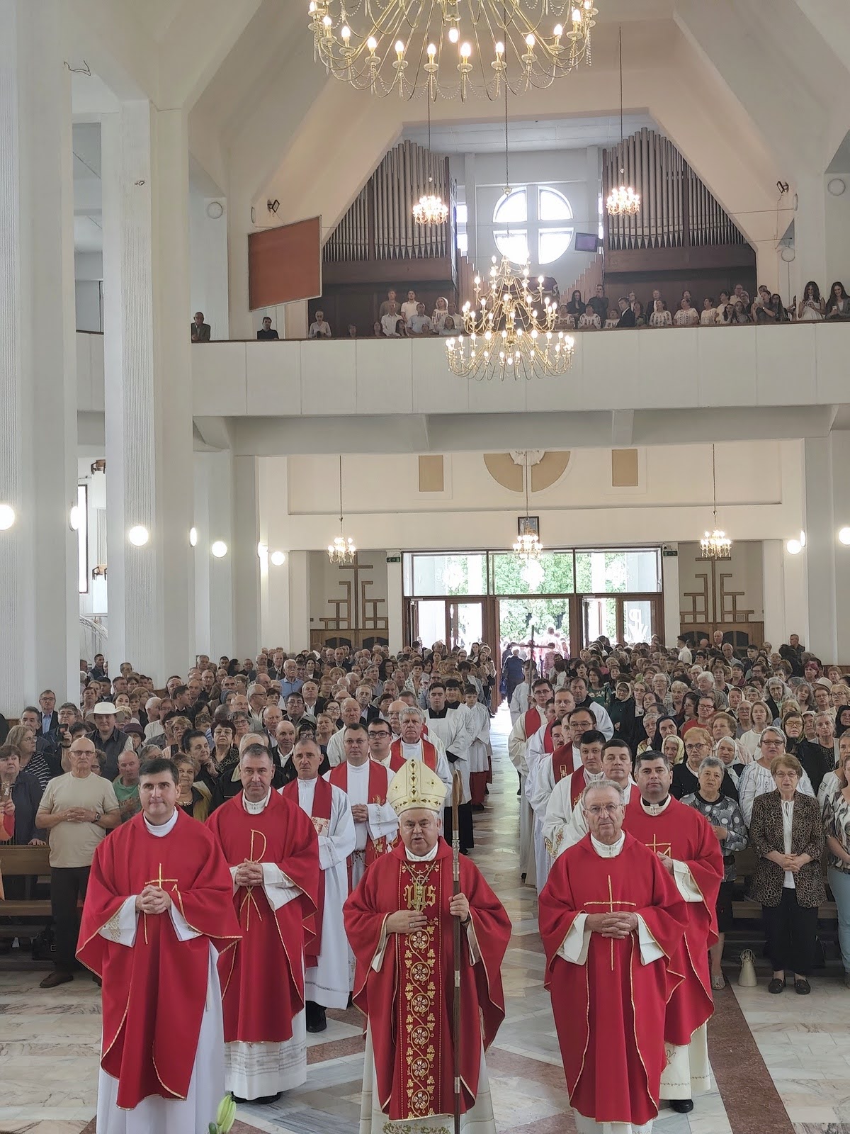13 septembrie 2026: Bacău: Sărbătoarea hramului în Parohia „Înălțarea Sfintei Cruci”