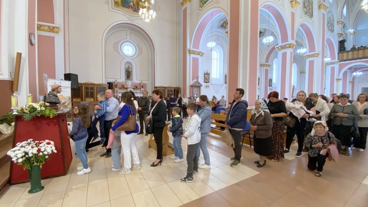 12-14 septembrie 2026: Luizi-Călugăra: „De ce pe tine?” Trei zile cu relicva Sfântului Francisc