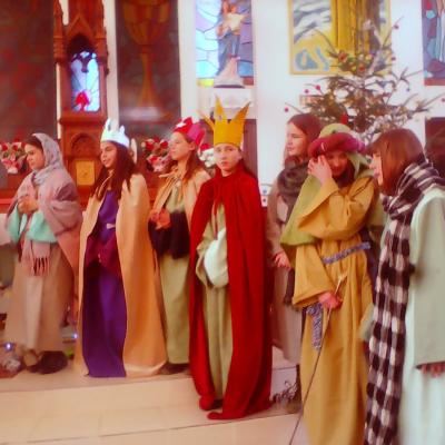 25 decembrie: Valea Mică: Sceneta Naşterea Domnului