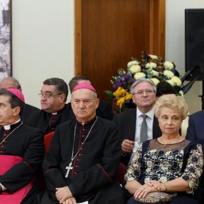 14 octombrie: Iaşi: ÎPS Miguel Maury Buendía, nunţiul apostolic, cetăţean de onoare al Municipiului Iaşi, iar pentru PS Petru Gherghel, premiul "Centenar"