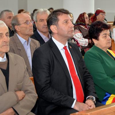 28 septembrie: Săbăoani: Săbăoani: Cardinalul Leonardo Sandri la biserica "Regina Sfântului Rozariu" şi Centrul Medical "Anton Durcovici"