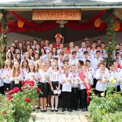 24 septembrie: Târgu Trotuş: Administrarea sfântului Mir