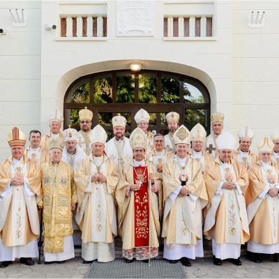 18 septembrie: Iaşi: Sesiunea de toamnă a Conferinţei Episcopilor Catolici din România. Liturghia romano-catolică
