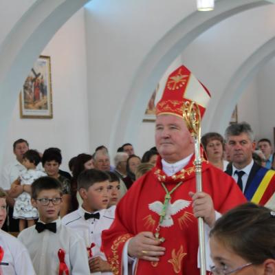 26 august:"Dărmăneşti: Administrarea sacramentului Mirului