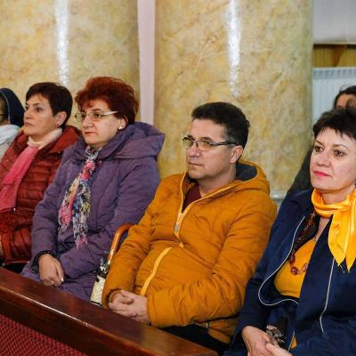 15 noiembrie: Roman: Au debutat întâlnirile lunare ale membrilor Fundaţiei "Anton Durcovici"