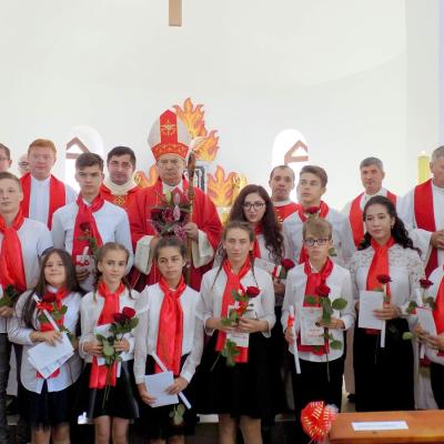 8 septembrie: Dochia: Administrarea sacramentului sfântului Mir