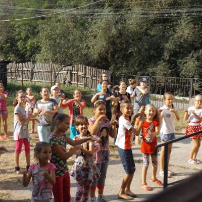 23-26 august: Dofteana: Campusul "Bucuria de a fi împreună!"