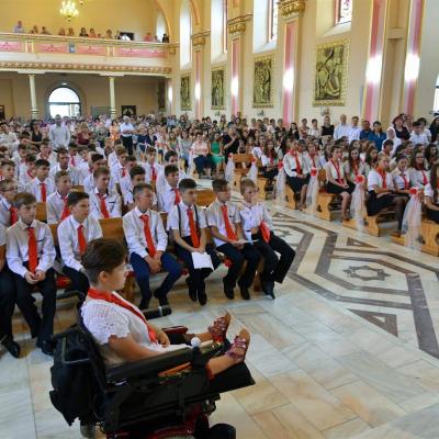 29 iulie: Huşi - Corni: Administrarea sacramentului Mirului