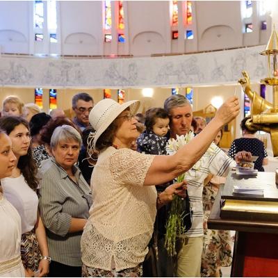 2 iunie: Iaşi: Relicva sfântului Anton de Padova la catedrala "Sfânta Fecioară Maria, Regină"