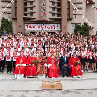 27 mai: Bacău: Administrarea sfântului Mir în Parohia "Sfântul Nicolae"