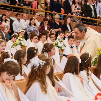 29 aprilie: Bacău: Prima Sfântă Împărtăşanie în Parohia "Sfântul Nicolae"