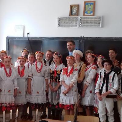 28 aprilie: Soloneţu Nou: Cerc pedagogic şi missio canonica pentru profesorii din zona Iaşi