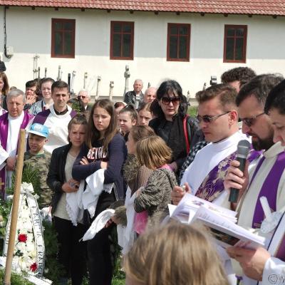 14 aprilie: Faraoani: Funeraliile părintelui Iosif Mareş