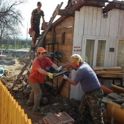 14 aprilie: Oituz: Tabără de muncă organizată de Kolping