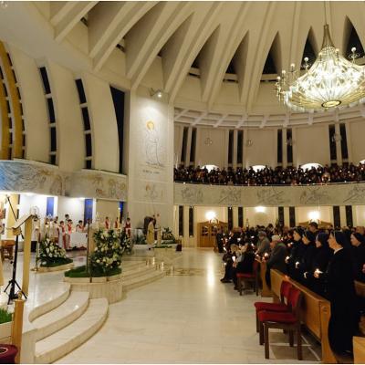 31 martie: Iaşi: Liturghia din Noaptea de Înviere