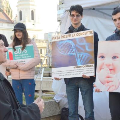 9 martie: Episcopul Petru Gherghel la Campania "40 de zile pentru viaţă"
