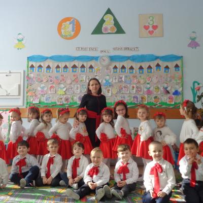 8 martie: Săbăoani: Pentru tine, mamă dragă!