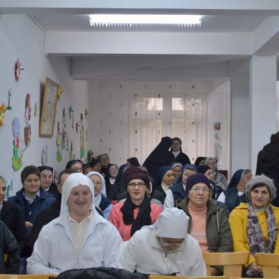 30 noiembrie: Gherăeşti: "Credinţa şi alianţa a două femei permit lui Dumnezeu să se nască". Zi de reculegere pentru persoane consacrate
